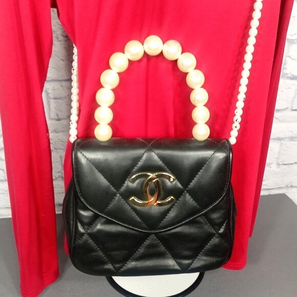 Classic Designer Inspired Quilted Pearl Hand Bag with Shoulder Strap Black - Picture 3 of 16